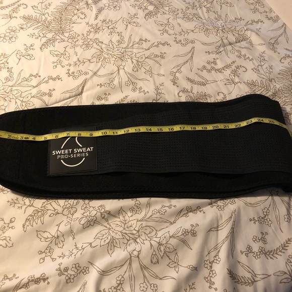 Sweet sweat pro series waist trimmer belt with adjustable straps - Picture 4 of 8